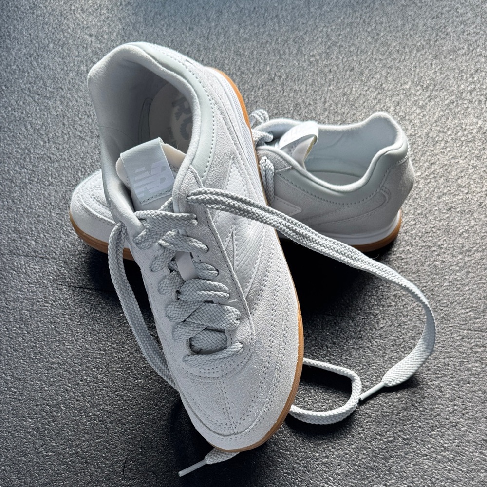 New Balance Women's RC 42 Shoes NWOT